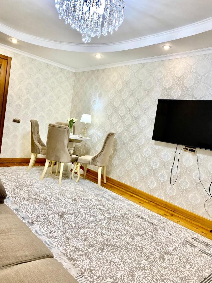 Просторная 3 Комнатная Квартира На Арбате Apartment Almaty Exterior photo